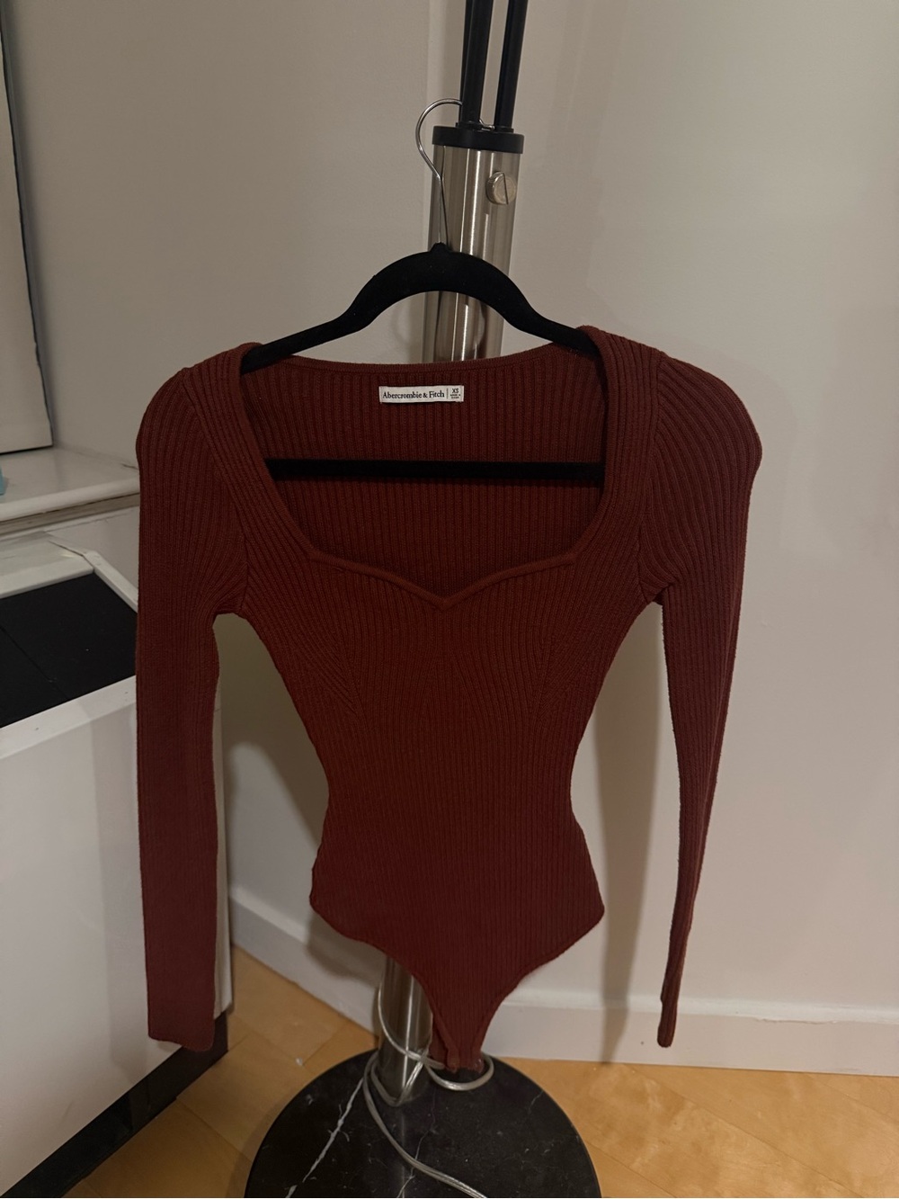 Abercrombie & Fitch Women's Rust Ribbed Sweetheart Neck Bodysuit